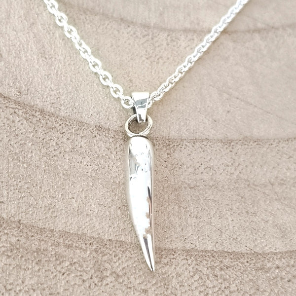 Amulet Gelukkige Italiaanse tand Hoorn Cornicello Dangle Hanger Oorbellen voor Vrouwen .925 Sterling Zilver Gepolijste Afwerking, 18 EU, Sterling zilver, eenvoudig