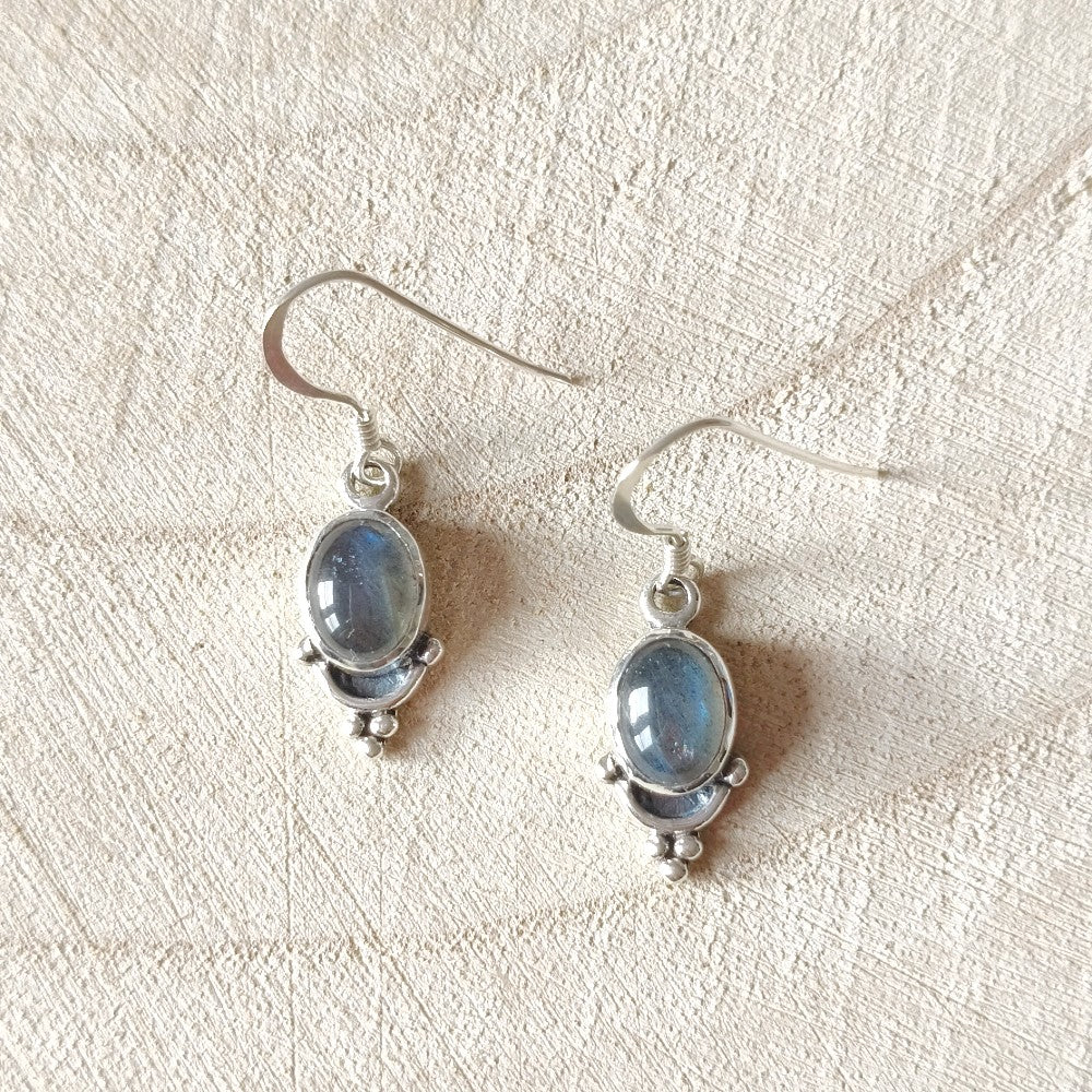 labradoriet oorhangers