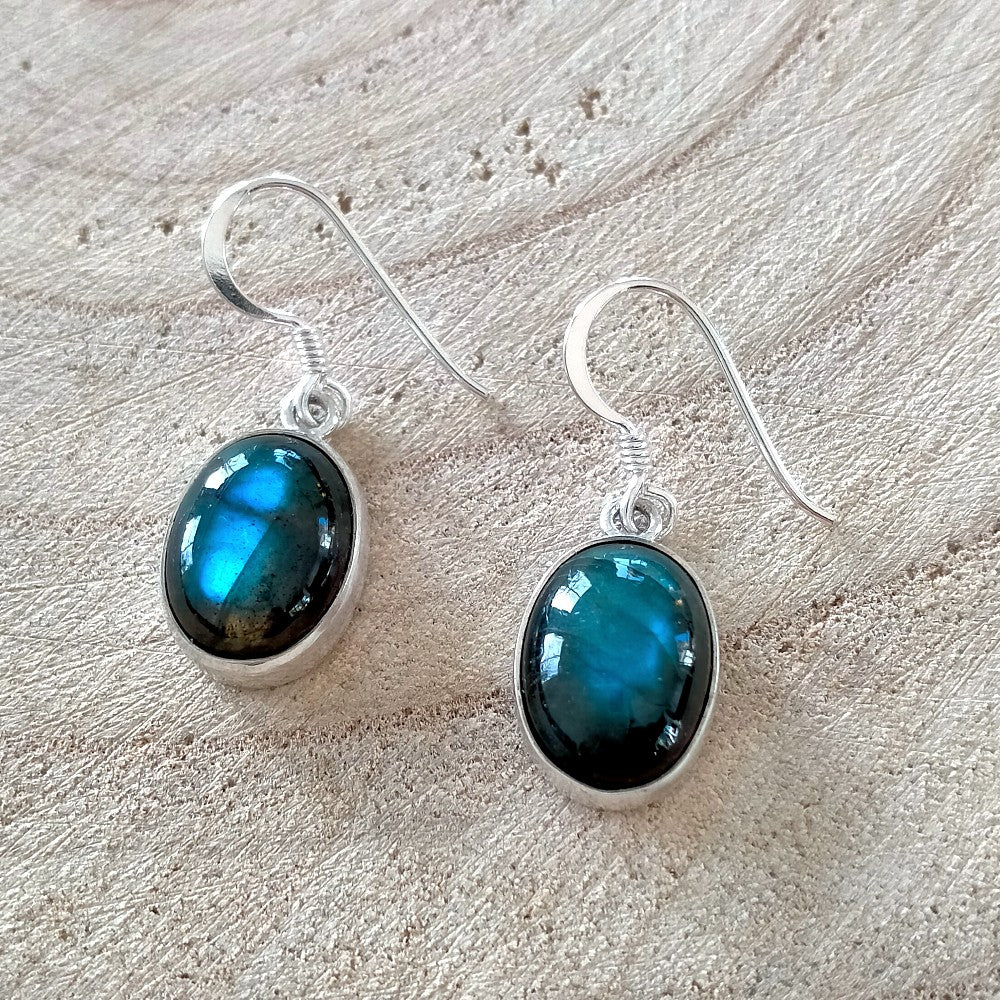 labradoriet oorhanger