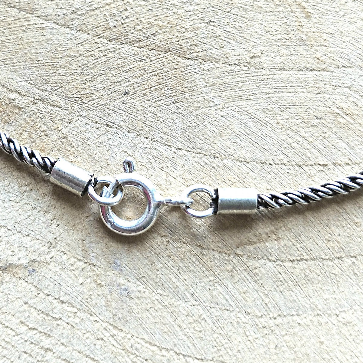 Zilveren Ketting Met Rood-paars Robijn Edelsteen Hangertje Van Sterling Zilver Kt 20314 2 920x1380 Zilveren Ketting Met Rood-paars Robijn Edelsteen Hangertje Van Sterling Zilver Kt 20314 2 920x1380